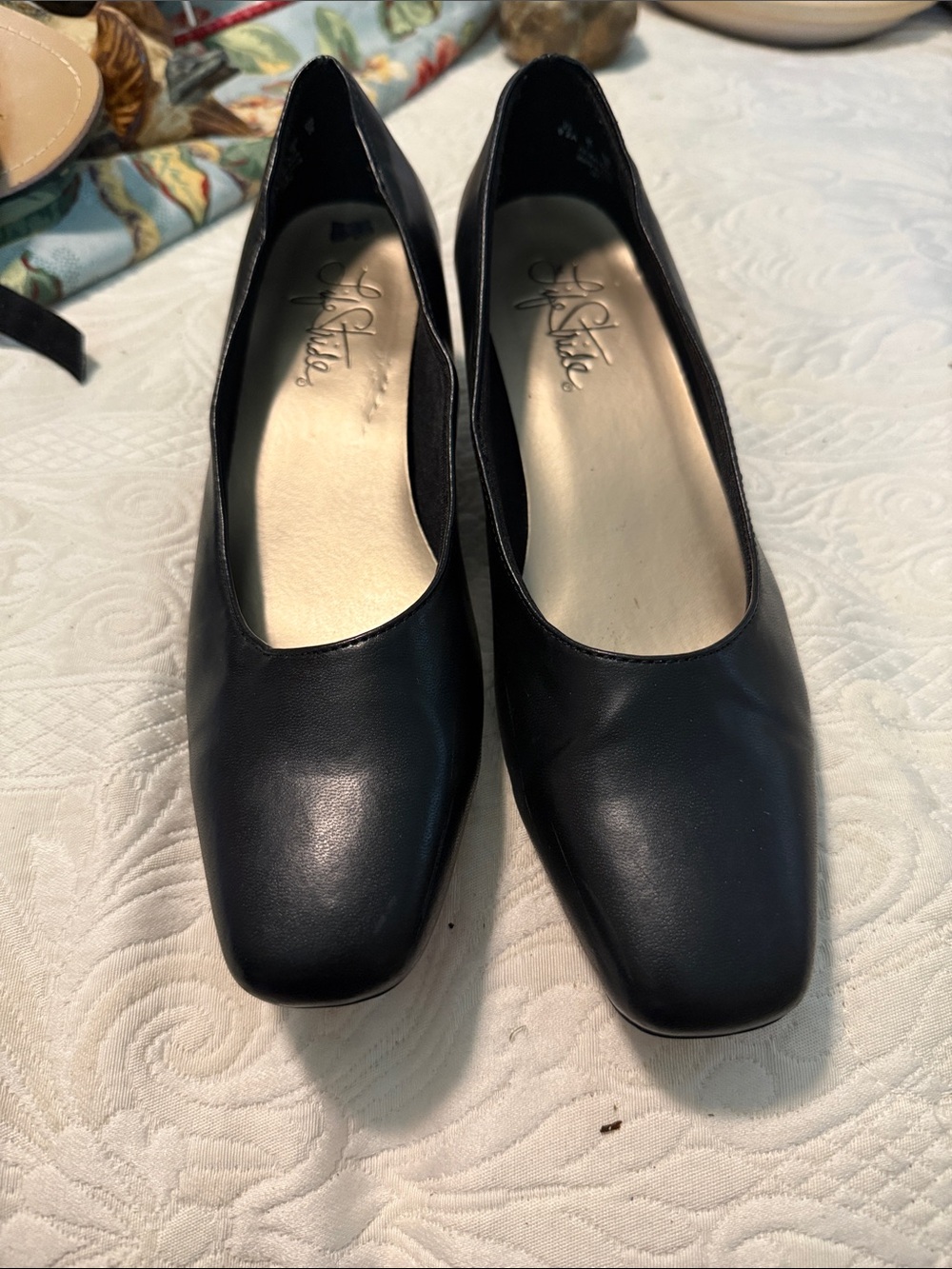 Life Stride Black Square-Toe Leather Flats